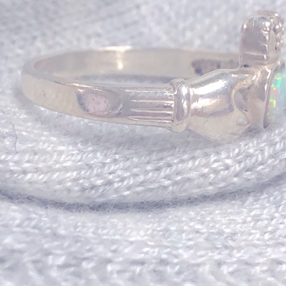 Irish Claddagh Ring With Synthetic Opal - Picture 5 of 6